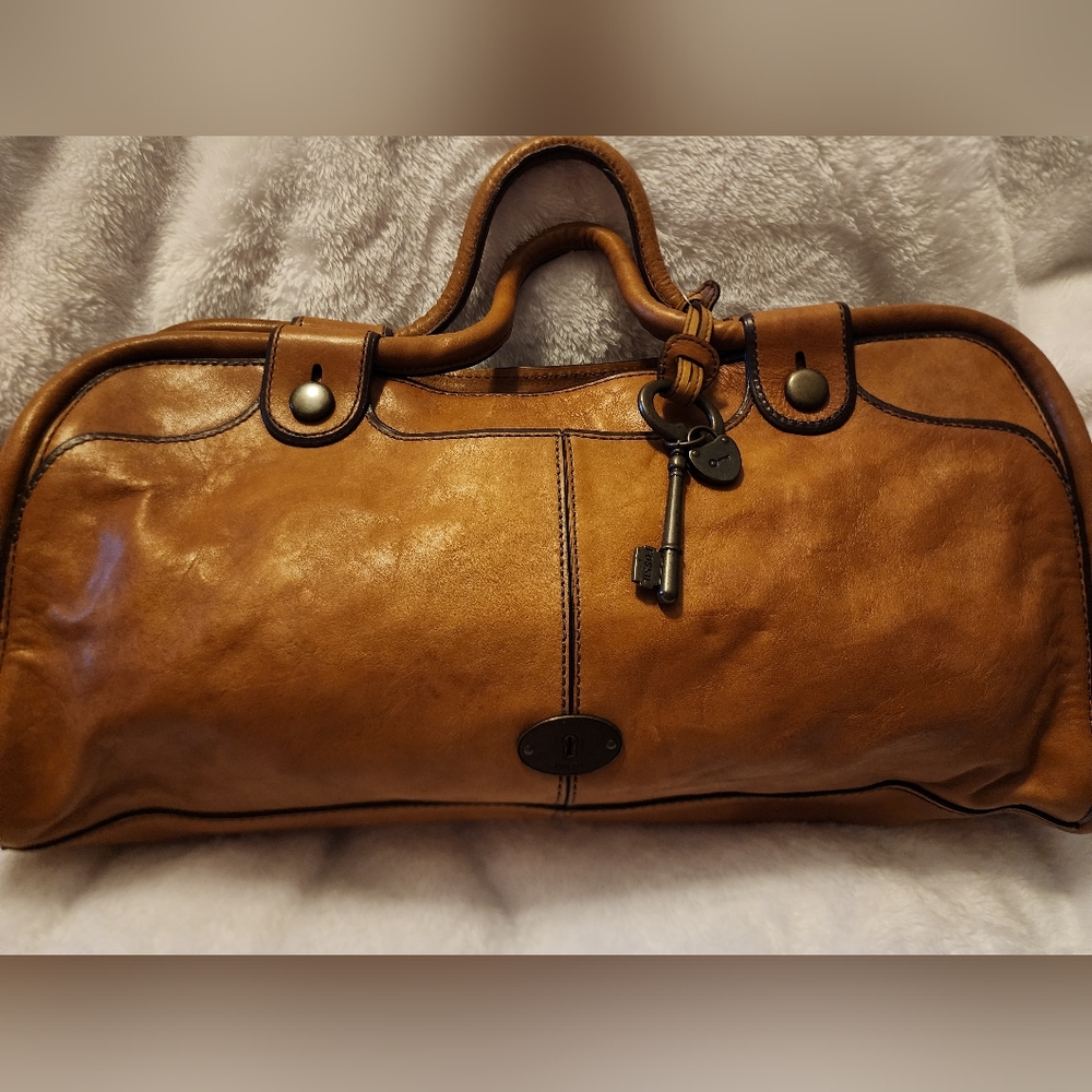Fossil Branch Medium Size Leather Handbag  / Purse in Dark Tan Color